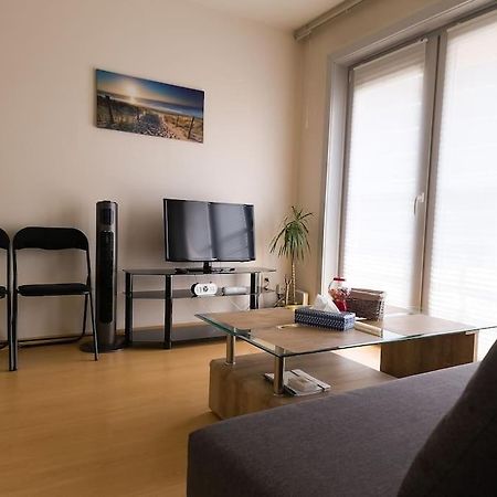 Cozy Studio With Pool Close To The Sea Остенде Екстериор снимка