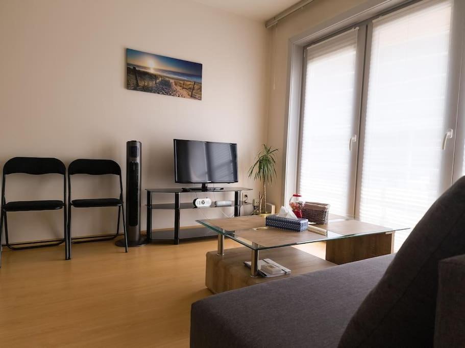 Cozy Studio With Pool Close To The Sea Остенде Екстериор снимка