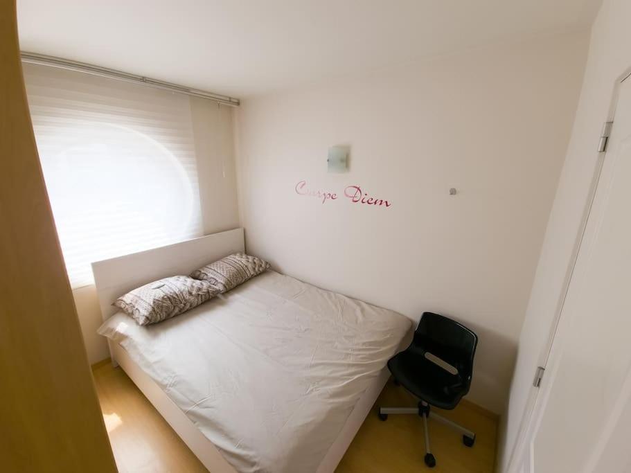 Cozy Studio With Pool Close To The Sea Остенде Екстериор снимка