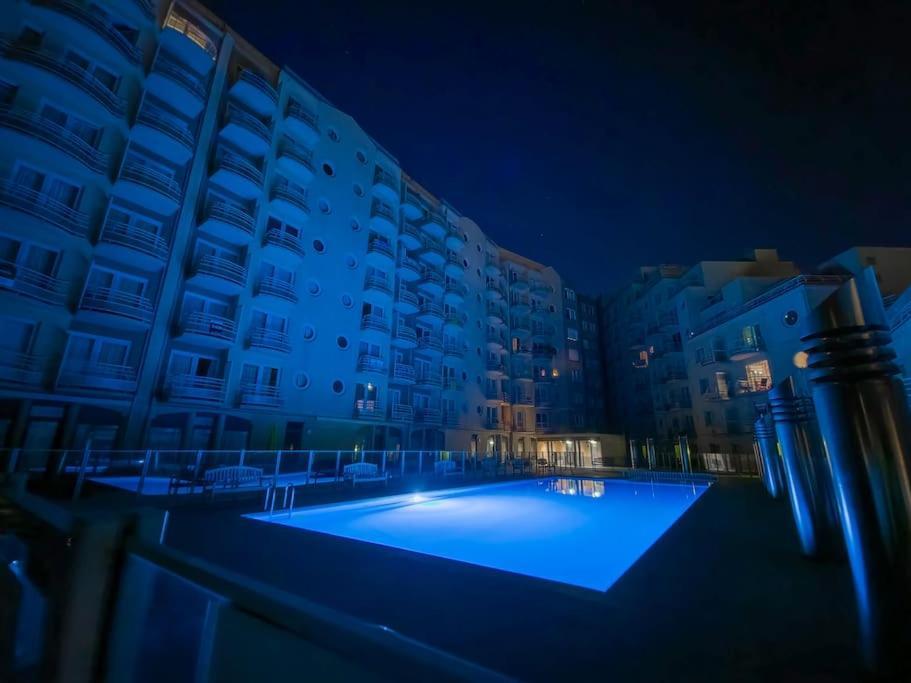 Cozy Studio With Pool Close To The Sea Остенде Екстериор снимка